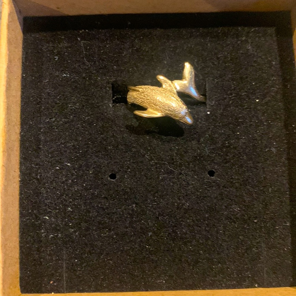 Dolphin gold ring